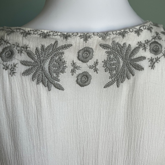 Mo Huan Yi Chu White embroidered asymmetrical hem hippy dress L - Picture 9 of 10